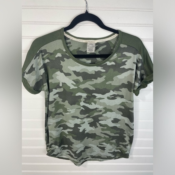 Lucky Brand Green Camo Short Sleeve Casual Soft Shirt Size Small Women’s EUC - Picture 1 of 7